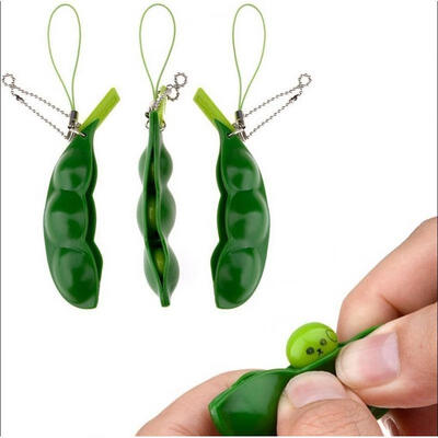 

Hot Sale Extrusion Pea Bean Soybean Edamame Stress Relieve Toy Keychain Keyring