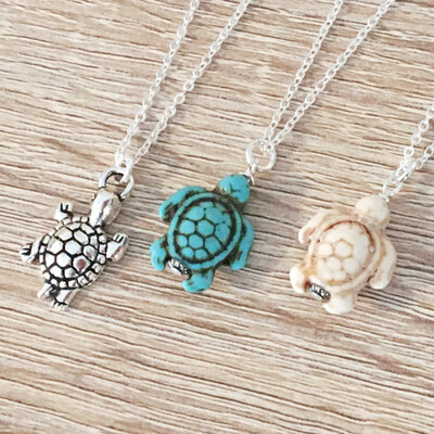 

Bohemian retro alloy simple ornaments small turtle pendant necklace alloy turquoise necklace wholesale