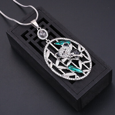 

Long versatile cute panda necklace Simple personality pendant