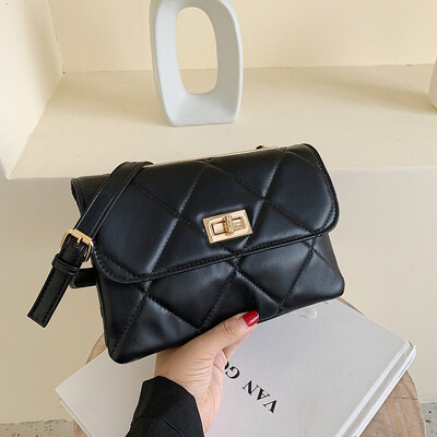 

Bag female new fashion embroidery line shoulder Messenger bag wild lock chain small square bag tide