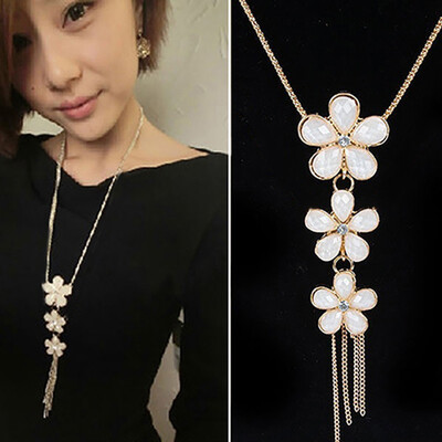 

Women Vintage Rhinestone Flower Pendant Long Chain Statement Bib Necklace