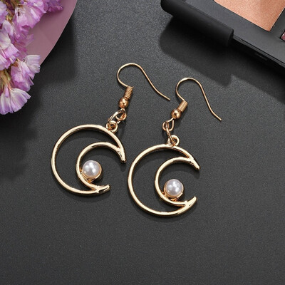 

New Womens Alloy Necklace Creative Design Hollow Moon Imitation Pearl Pendant Necklace Beautiful Romantic Wedding Party