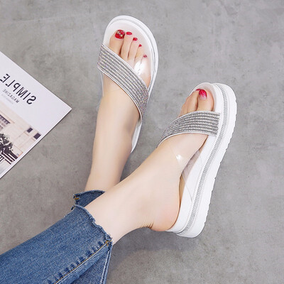 

Wear sandals outside thick-soled slippers Slippers in summer Slippers Fashion ladiesdiamonds