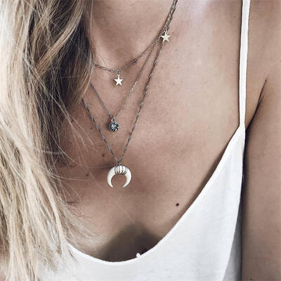 

Exquisite Female Necklaces Star Moon Black Crystal Pendant Gold Long Necklace Set Bohemian Women Birthday Party Jewelry Gifts