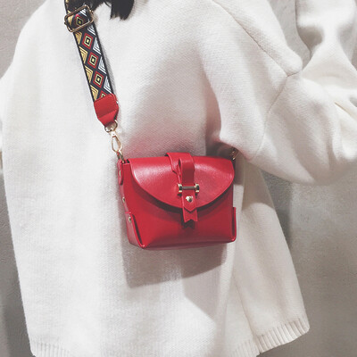 

French small bag handbag 2019 new wave Korean version of the wild Messenger bag wide shoulder strap shoulder fashion small square bag