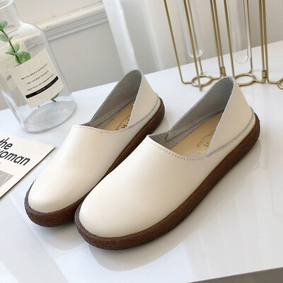 

Bean shoes woman 2019 spring new flat-soled single shoes beef tendons soft soles lazy people pedal mothers white nurse shoes