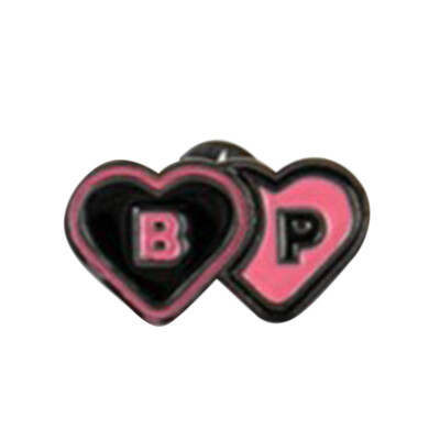 

KPOP BLACKPINK Official same paragraph Cartoon Metal Brooch Badge Super Cute Bag Pendant Boys Girls Accessories Hot Gift for Fan