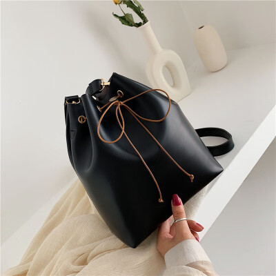 

Texture Bag Ladies Up-to-date Autumn-Winter Korean Version Baitai ins Fashion Single Shoulder Slant Drum Bag