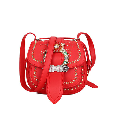 

Fashion multi-layer envelope package 2019 spring new soft surface PU hand shoulder bag tide Korean version of the simple diagonal cross bag