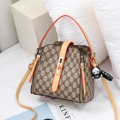 

New ins super-hot single-shoulder bag in summer Korean version of personality fashion inclined handheld fairy bag