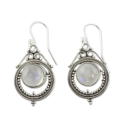 

Vintage Moon Stone Fashionable Hollow Out Design Stylish Ear Studs Simple Minimalist Dainty Stud Earrings for Women
