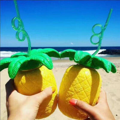 

US Beach Plastic Pineapple DRINK Cups Luau Beach Tropical Party Vintage Barware