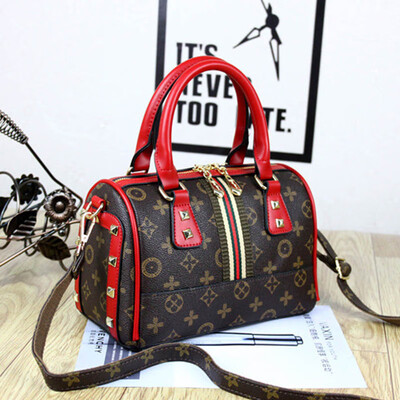 

Europe&the United States big brand with the same paragraph female bag Europe&the United States big brand with the sam
