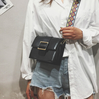 

Ins super fire bag diagonal cross bag female 2019 new wave Korean version of the wide shoulder strap small square bag wild girl Messenger bag
