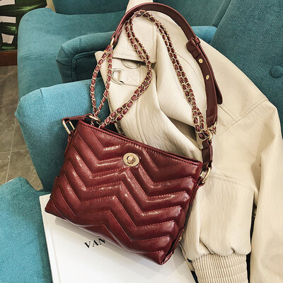 

Qiao Bani 2019 new European&American style fashion embroidery line chain hippie bag shoulder diagonal tide handbags a generation
