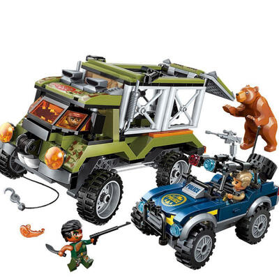 

344PCS Building Blocks City Police Series Giant Bear Escape Educational Toys For Children