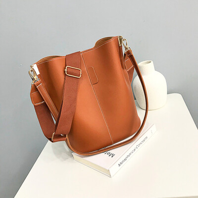 

Fashion temperament wide-angle squat bucket bag 2019 new wave wild Korean version of the shoulder bag retro casual handbag