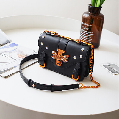 

Women Messenger Bag Fashion Brand Designer Retro Bee Honeybee Decor Rivet Shoulder Bag for Ladies Vintage Cute Crossbody Bag