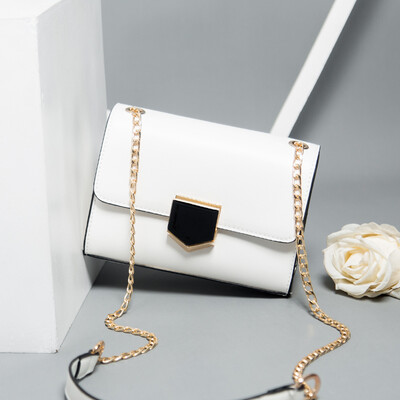 

In summer ins Sen is a one-shoulder bag for Korean girls Korean girls are all-match chain messenger bag students