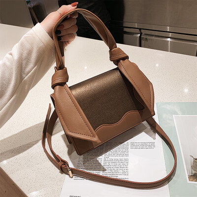 

New bag female 2019 new Korean version of the wild shoulder slung portable fashion hit color texture simple small square bag