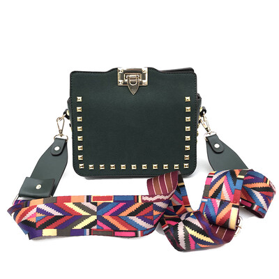 

Single shoulder Messenger bag female 2019 new postman bag Korean version of the wild rivet bag retro small square bag