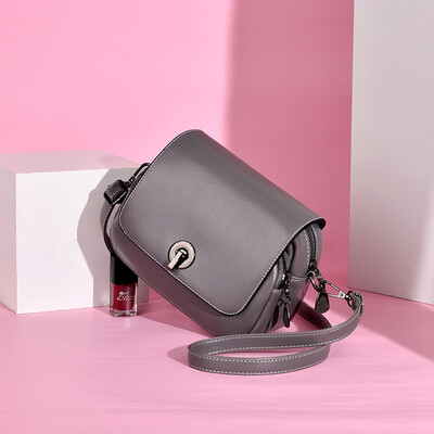 

Small bag female simple lock small square bag shoulder Messenger bag 2019 new wild casual student summer bag