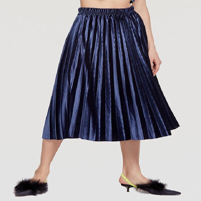 

Stretch Waist Solid Pleated Velvet Long Skirt