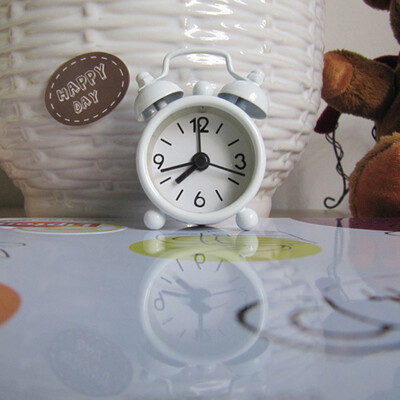 

Siaonvr Creative Cute Mini Metal Small Alarm Clock Electronic Small Alarm Clock