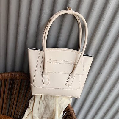 

Senior sense female bag 2019 new tide foreign gas handbag summer small fresh wild ins large capacity shoulder bag