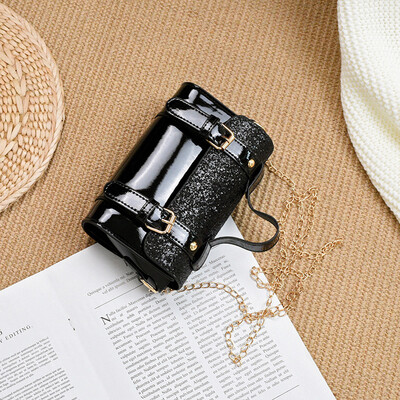 

2019 new fashion tide casual retro shoulder Messenger bag female chic temperament chain wild sequin small bag