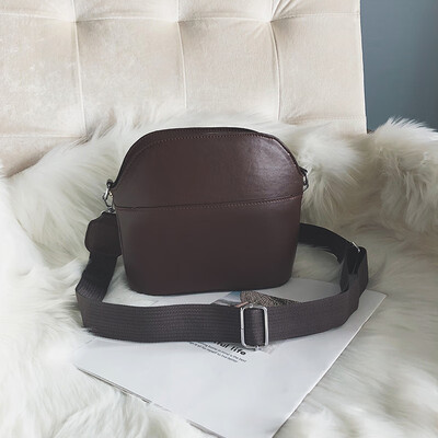 

Retro small bag female 2018 autumn&winter new port wind broadband shoulder Messenger bag Korean version of the wild student bucket bag
