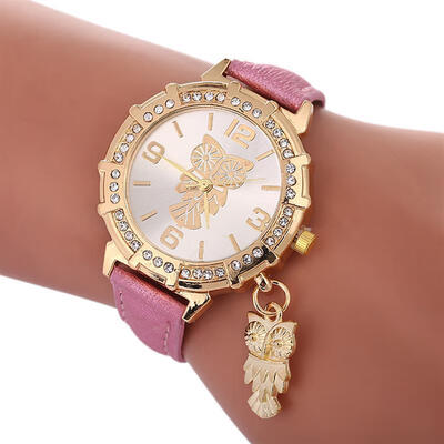 

2019 Women Casual Watch Fashion New Design Pendant Clock Leather Band Quartz Wristwatch Lady Female Diamond Watches Montre