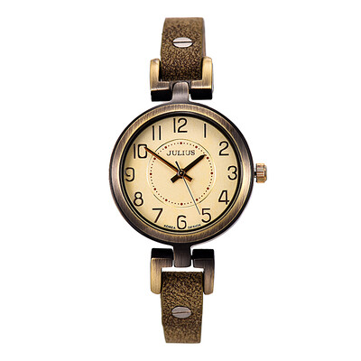 

Retro art watches female students simple fashion small fresh belt trend academic Shi Ying womens watches