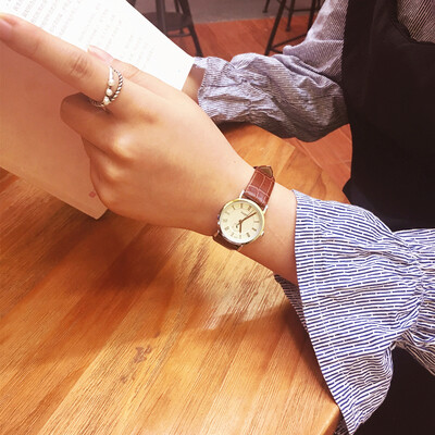 

The Korean version of high school students tide mens&womens watches primitive simple literary ultra-thin leisure retro belt