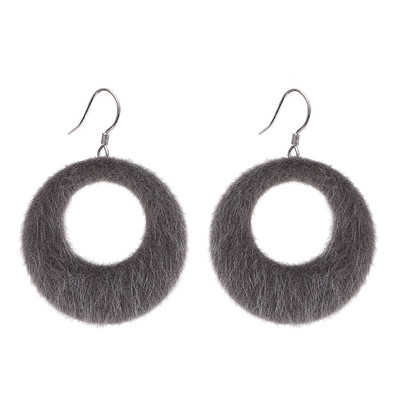 

EK2061 European Exaggerated Hair Fur Circle Drop Earrings for Women Fashion Jewelry Simple Big Round Pompom Plush Brincos LOVE