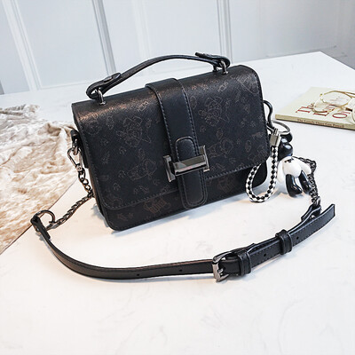 

Oblique carry bag woman 2019 new fashion girl bag Korean version 100 lap small bag single shoulder ins super fire bag chain
