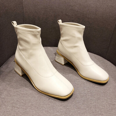 

Steep-heeled Shoes in the English Wind