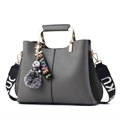 

On the new portable female Korean ladies simple Joker fashion shoulder bag slung a large bag of womens bags