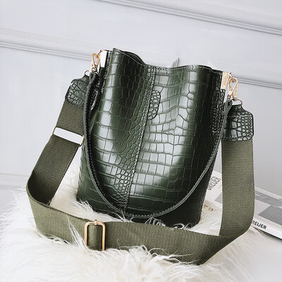 

Bag female 2019 new fashion casual crocodile pattern retro wild temperament wide shoulder strap shoulder slung bucket bag
