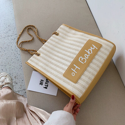 

On the new ins super fire texture bag female 2019 new Korean fashion casual wild shoulder slung small square bag