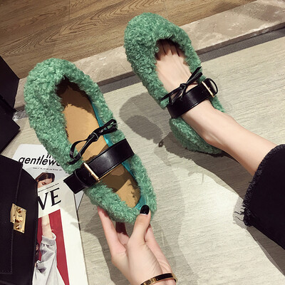

Womens shoes autumn shoes net red fashion hasp round head flat bottom Mao Mao shoes fairy wind Joker temperament shoes