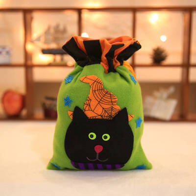 

Napped Fabric Cloth Drawstring Candy Bags Trick-or-treaters Ornament Bags for Halloween Festival