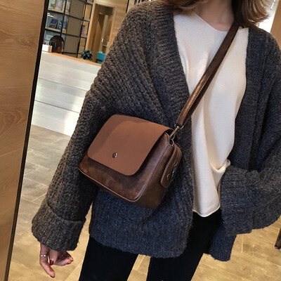 

Ins super fire diagonal cross port wind retro small square bag texture bag female 2019 new wave Korean version of the wild Messenger bag