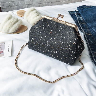 

New small bag woman 2019 new fashion sequins clip shell bag Korean version tide chain bag single shoulder oblique satchel bag
