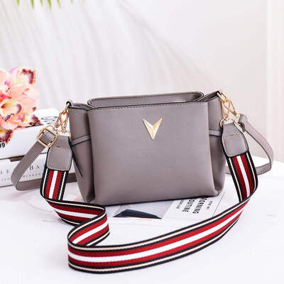 

Womens bag wholesale 2019 summer new womens bag PU leather Korean fashion shoulder bag diagonal package