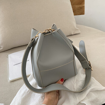 

Ins simple broadband bucket bag women 2019 new small Korean version of Joker fashion shoulder Messenger bag
