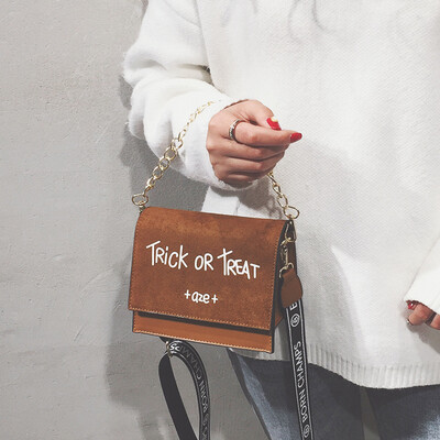 

Hong Kong style retro texture handbag on the new fashion Sen small bag female 2019 new wave Korean version of the shoulder Messenger bag