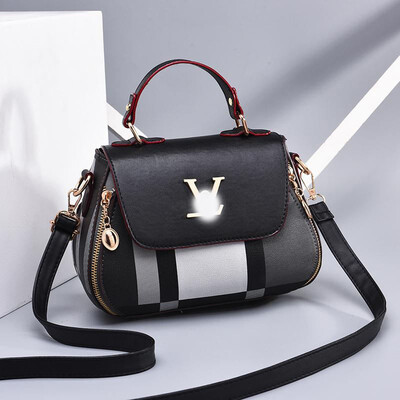 

2019 new casual single shoulder diagonal small bag Korean fashion womens bag cool tide small package for