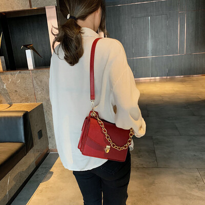 

Tailored Womens Texture New Simple Style Wild Shoulder Bag Fashion Chain Small Square Bag