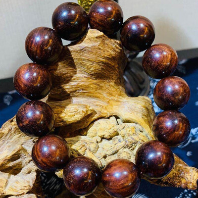 

Qisimu Beads 5473